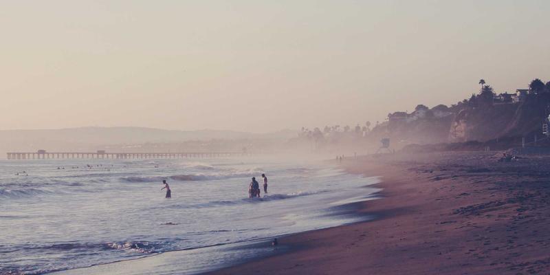 当防灾包遇上设计感:时尚生活家如何打造高颜值应急储备系统