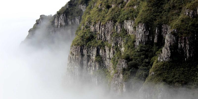 职场女性通勤穿搭：掌握这4个平衡法则，兼顾专业感与全天舒适