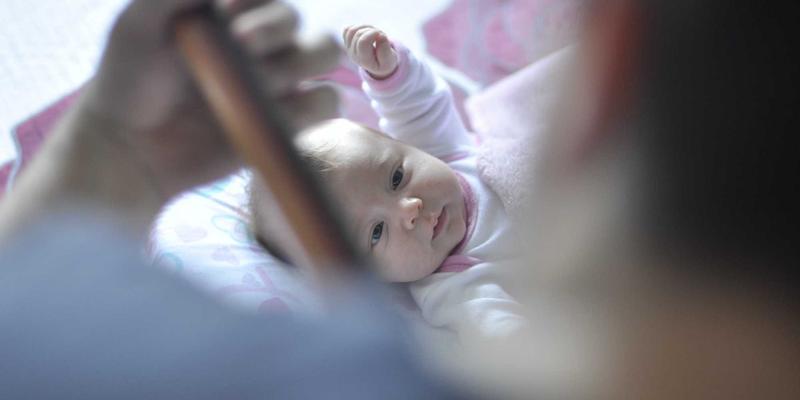 西装与配饰的无声宣言:职场女性如何用着装美学赢得会议与谈判